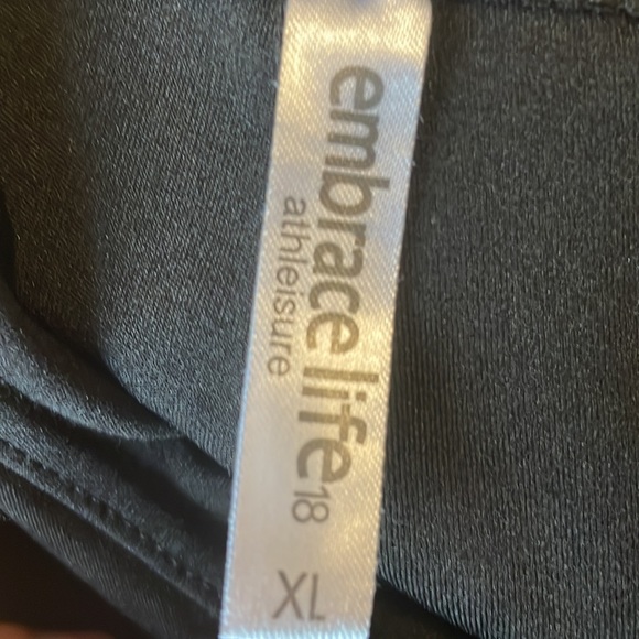 Black shorts - Picture 2 of 2